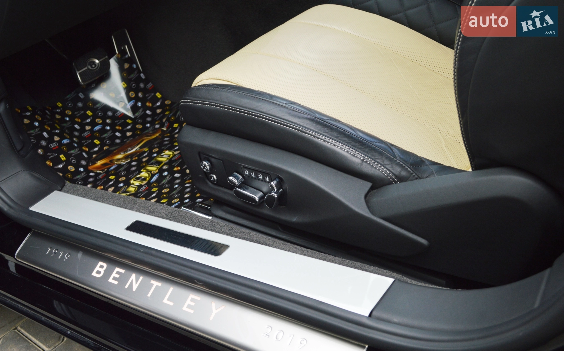 2019 Bentley Continental - мініатюра 18