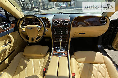 Седан Bentley Flying Spur 2010 в 