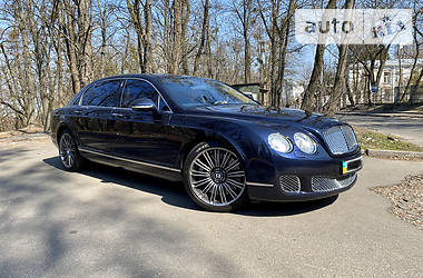 Седан Bentley Flying Spur 2010 в 