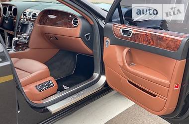Седан Bentley Flying Spur 2008 в 