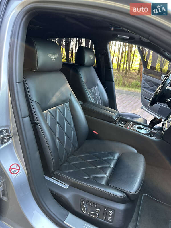 Седан Bentley Flying Spur 2008 в Львові