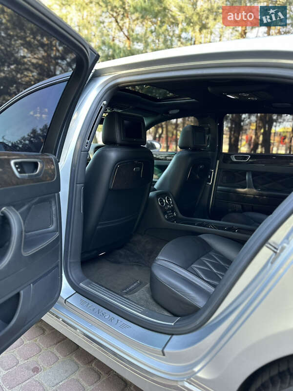 Седан Bentley Flying Spur 2008 в Львові