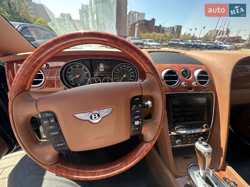 Лімузин Bentley Flying Spur 2014 в Києві