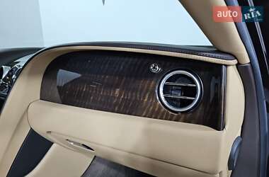 Седан Bentley Flying Spur 2017 в 
