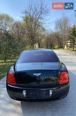 Купе Bentley Flying Spur 2007 в 