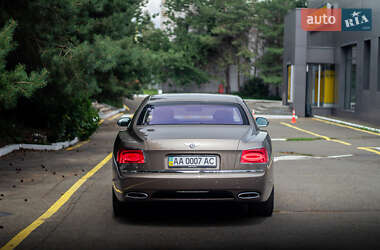 Седан Bentley Flying Spur 2013 в 