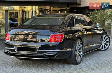 Седан Bentley Flying Spur 2020 в 