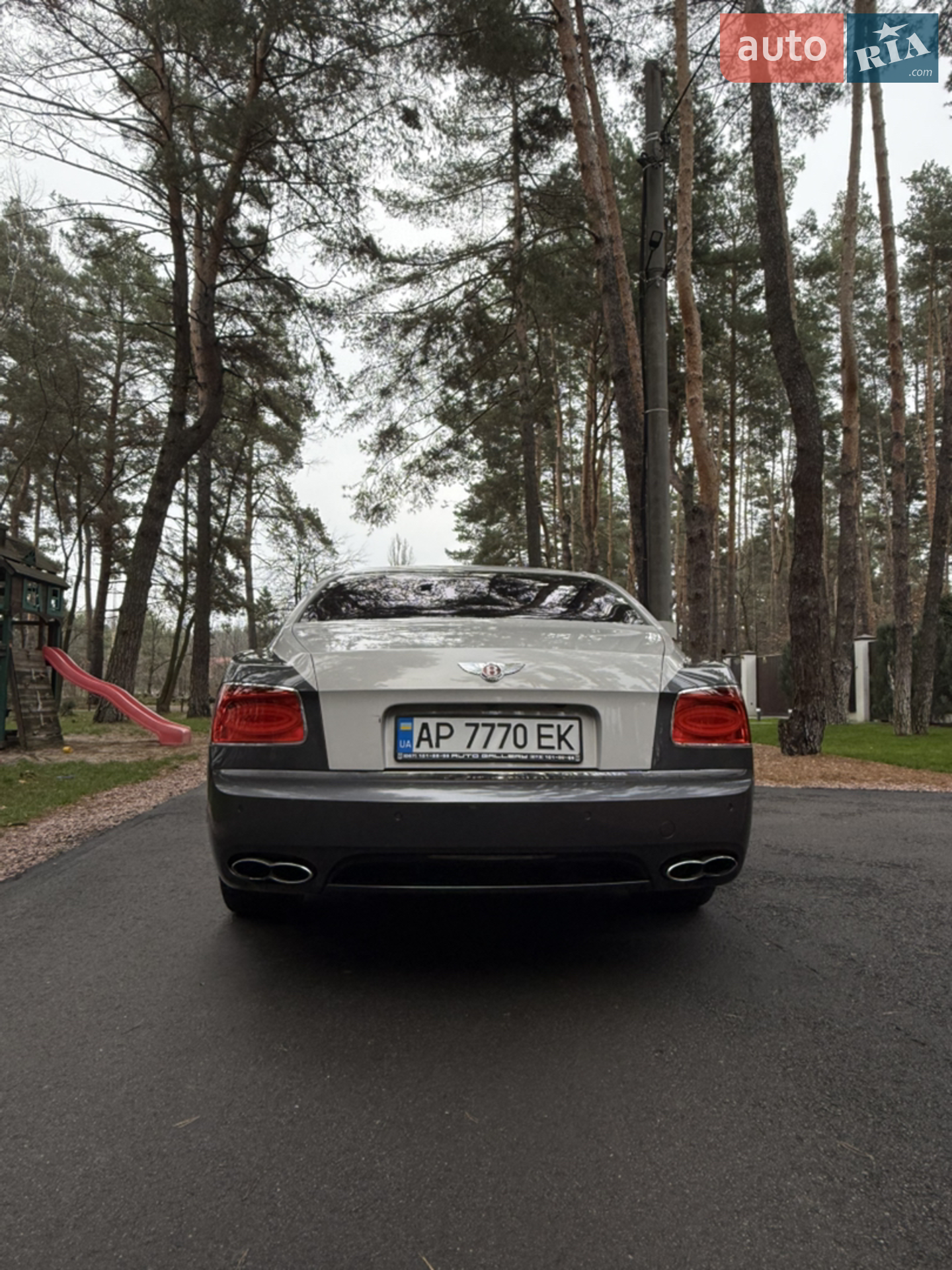 2018 Bentley Flying Spur - мініатюра 2