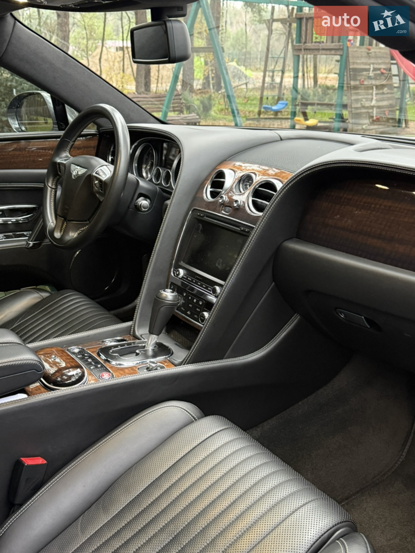 2018 Bentley Flying Spur - мініатюра 13