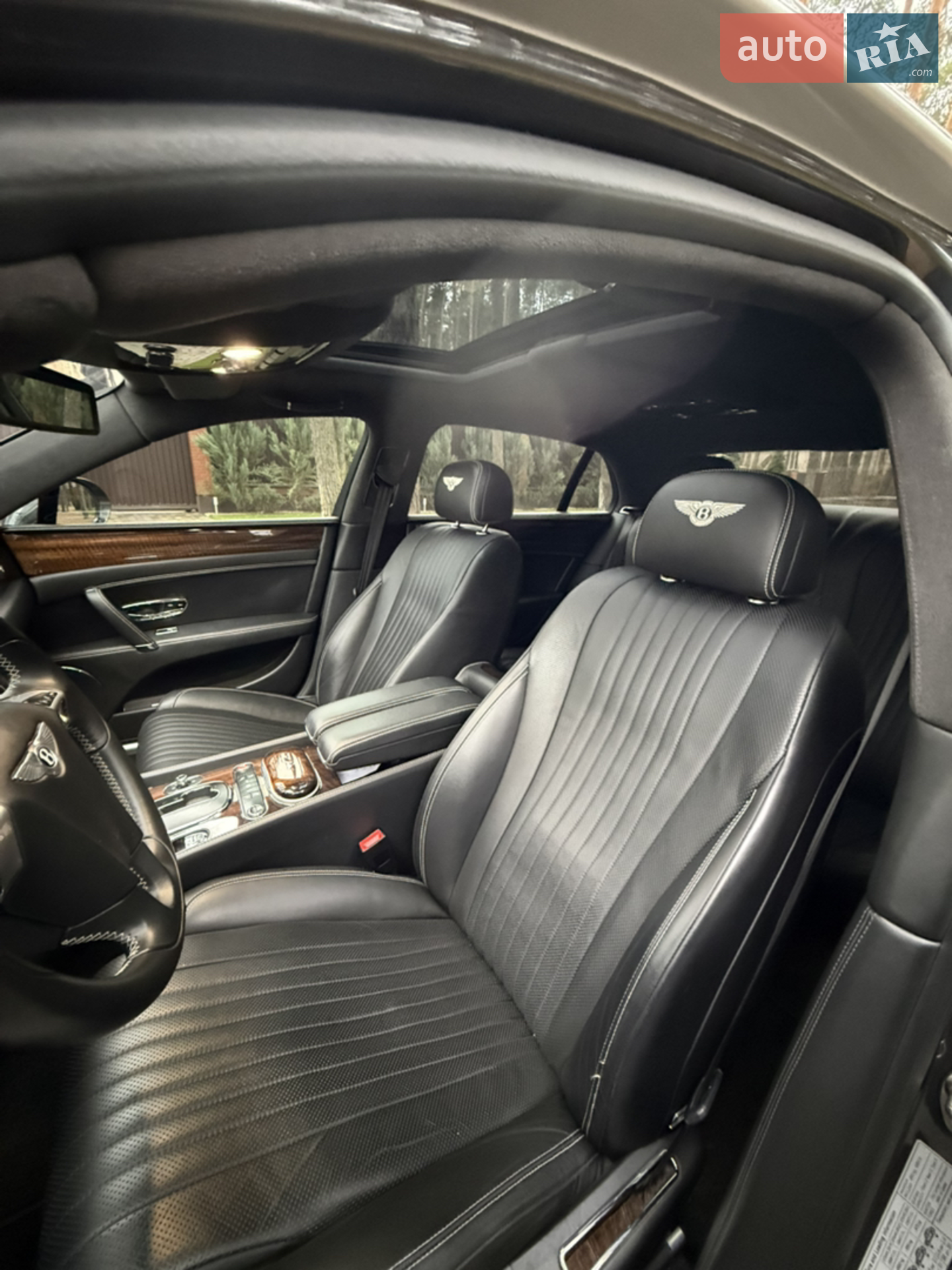 2018 Bentley Flying Spur - мініатюра 17