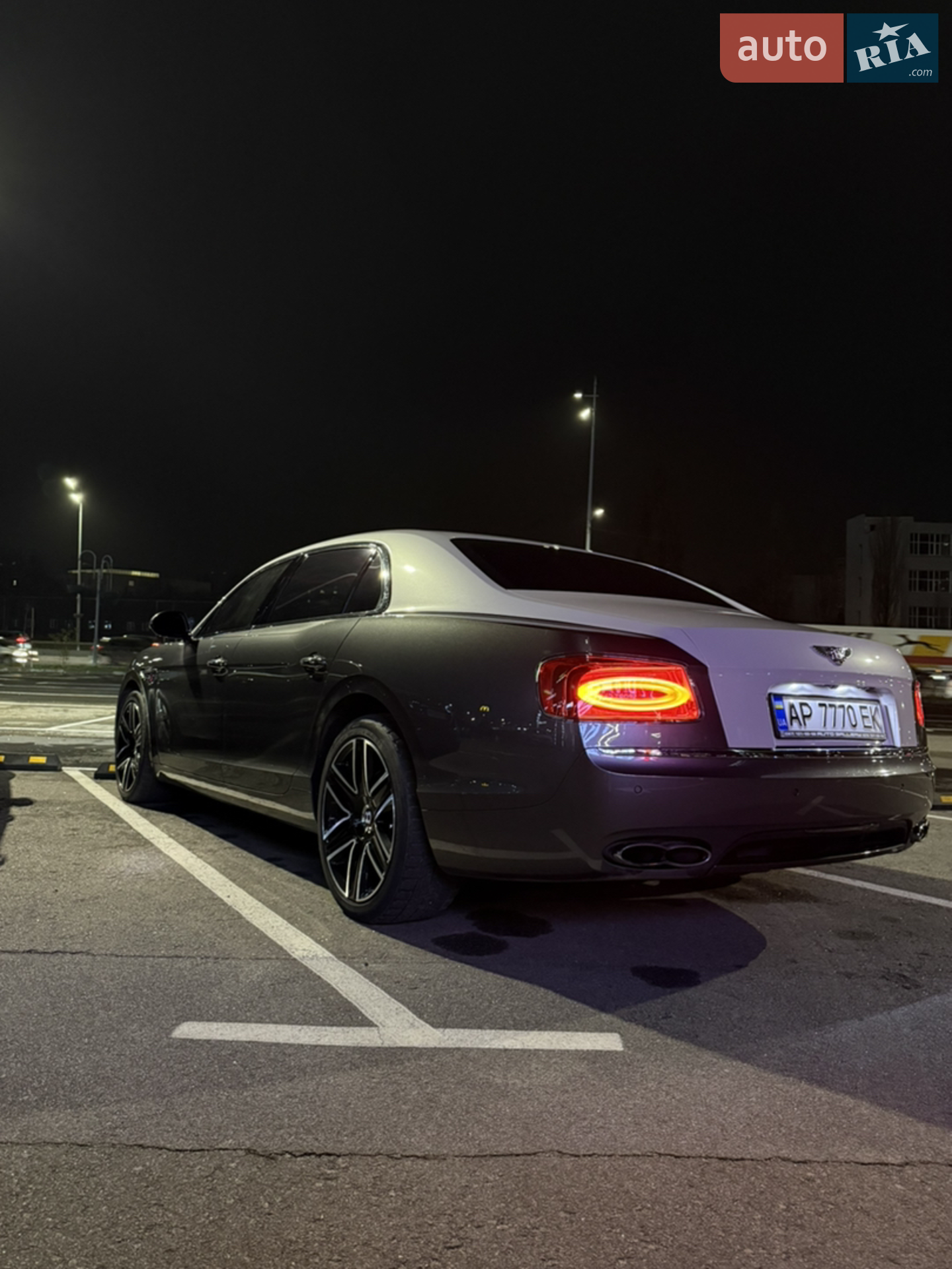 2018 Bentley Flying Spur - мініатюра 23