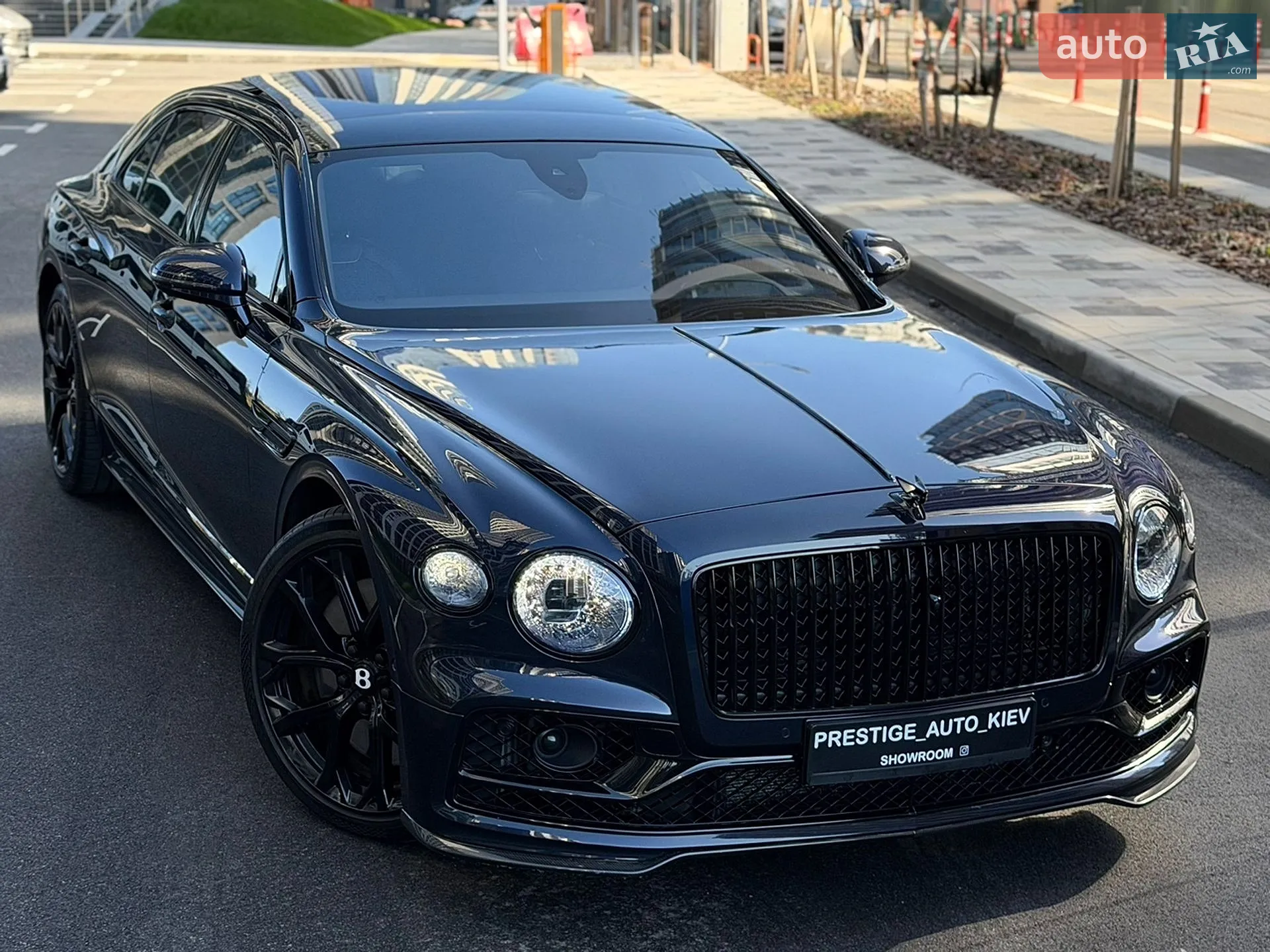 2022 Bentley Flying Spur - мініатюра 2