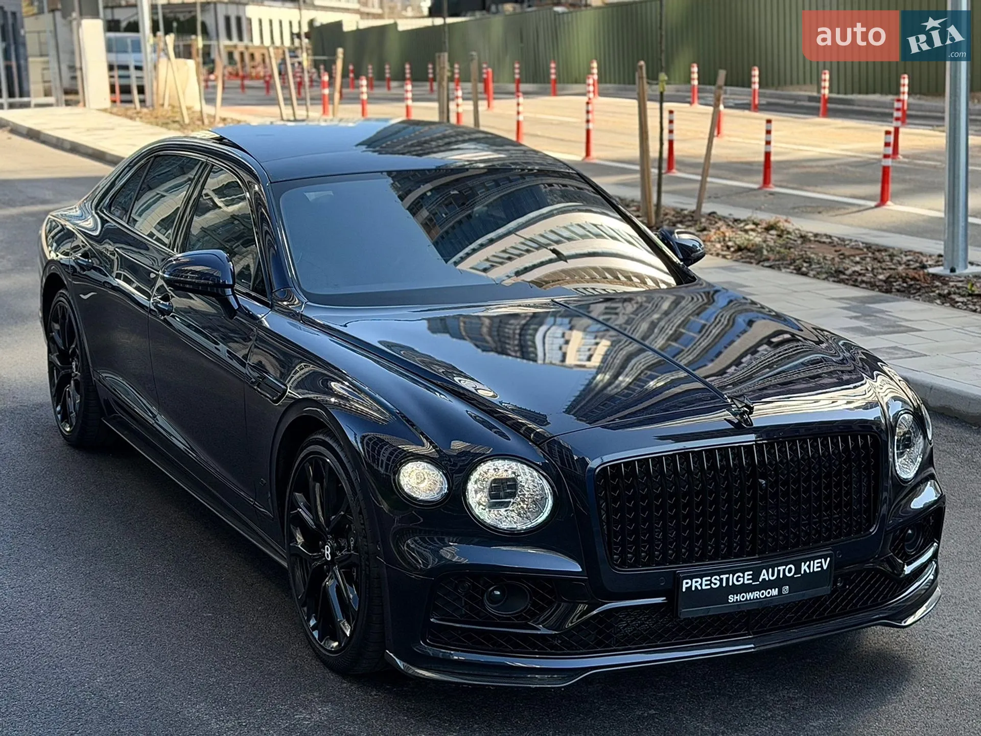 2022 Bentley Flying Spur - мініатюра 7