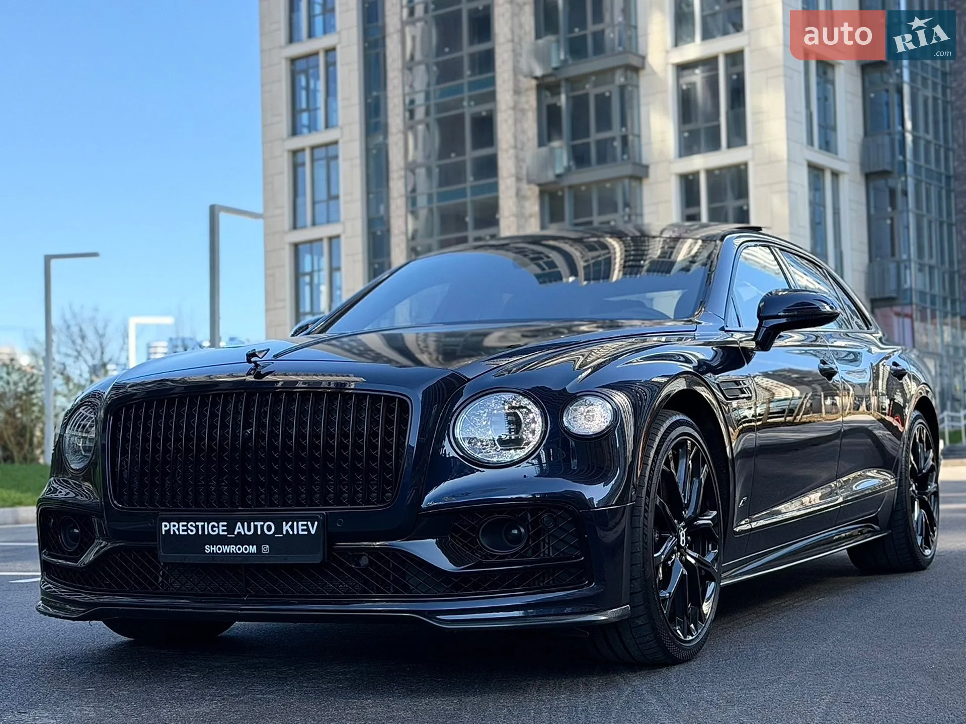 2022 Bentley Flying Spur - мініатюра 17