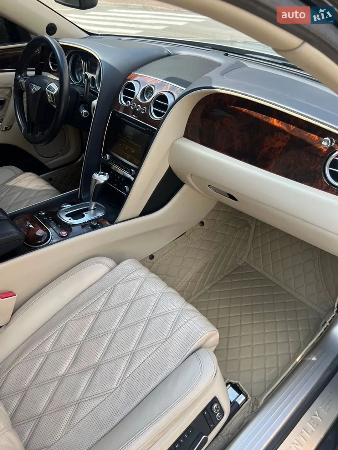 2015 Bentley Flying Spur - мініатюра 34