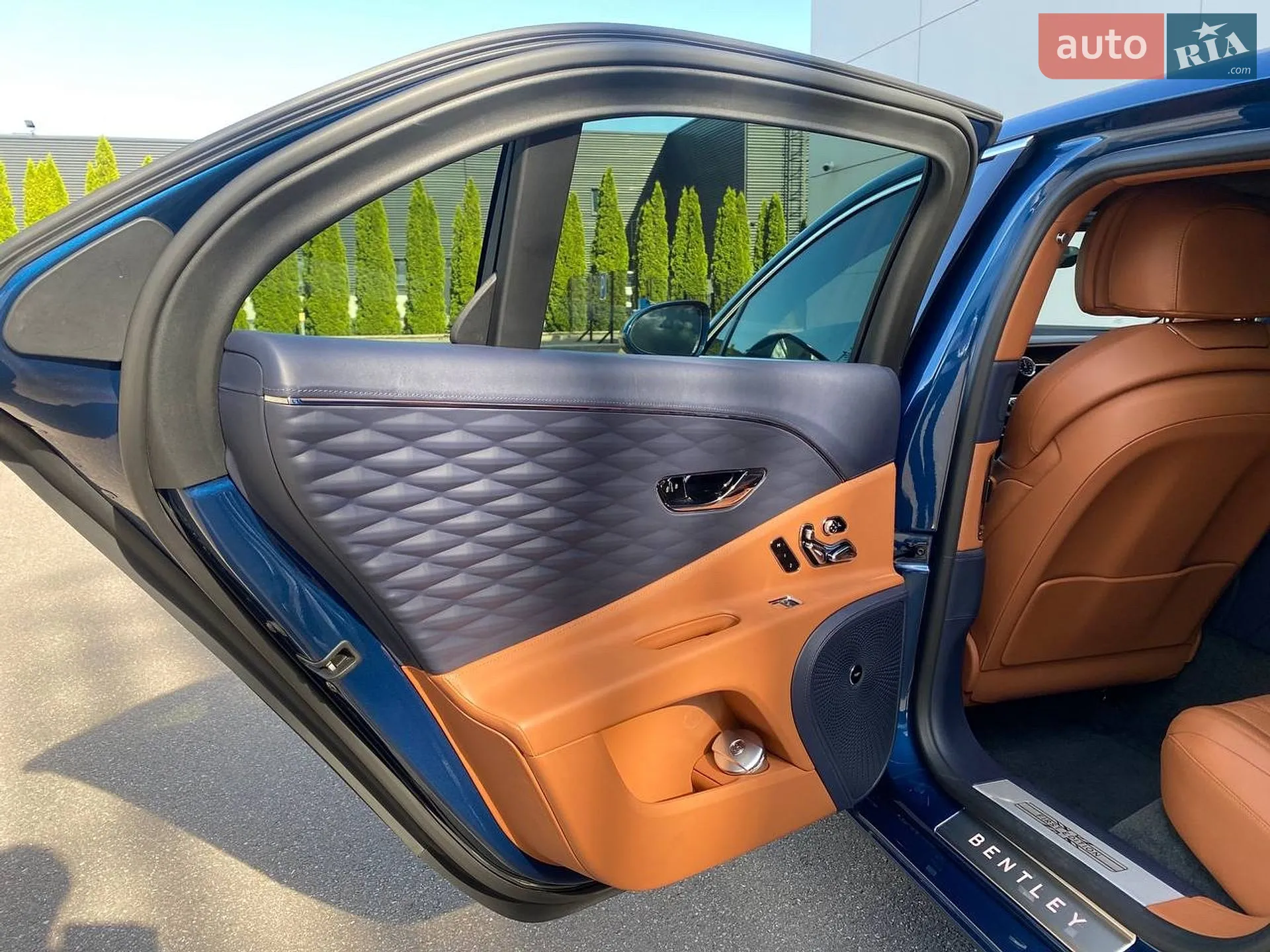 2020 Bentley Flying Spur - мініатюра 24