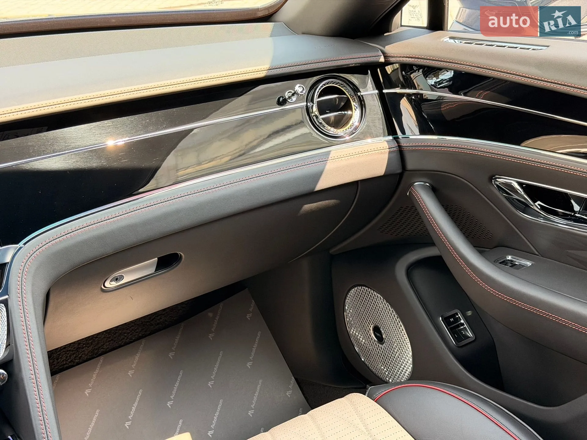 2021 Bentley Flying Spur - мініатюра 29