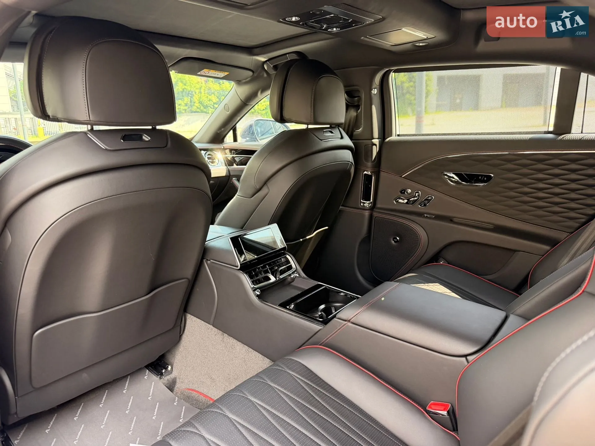 2021 Bentley Flying Spur - мініатюра 35