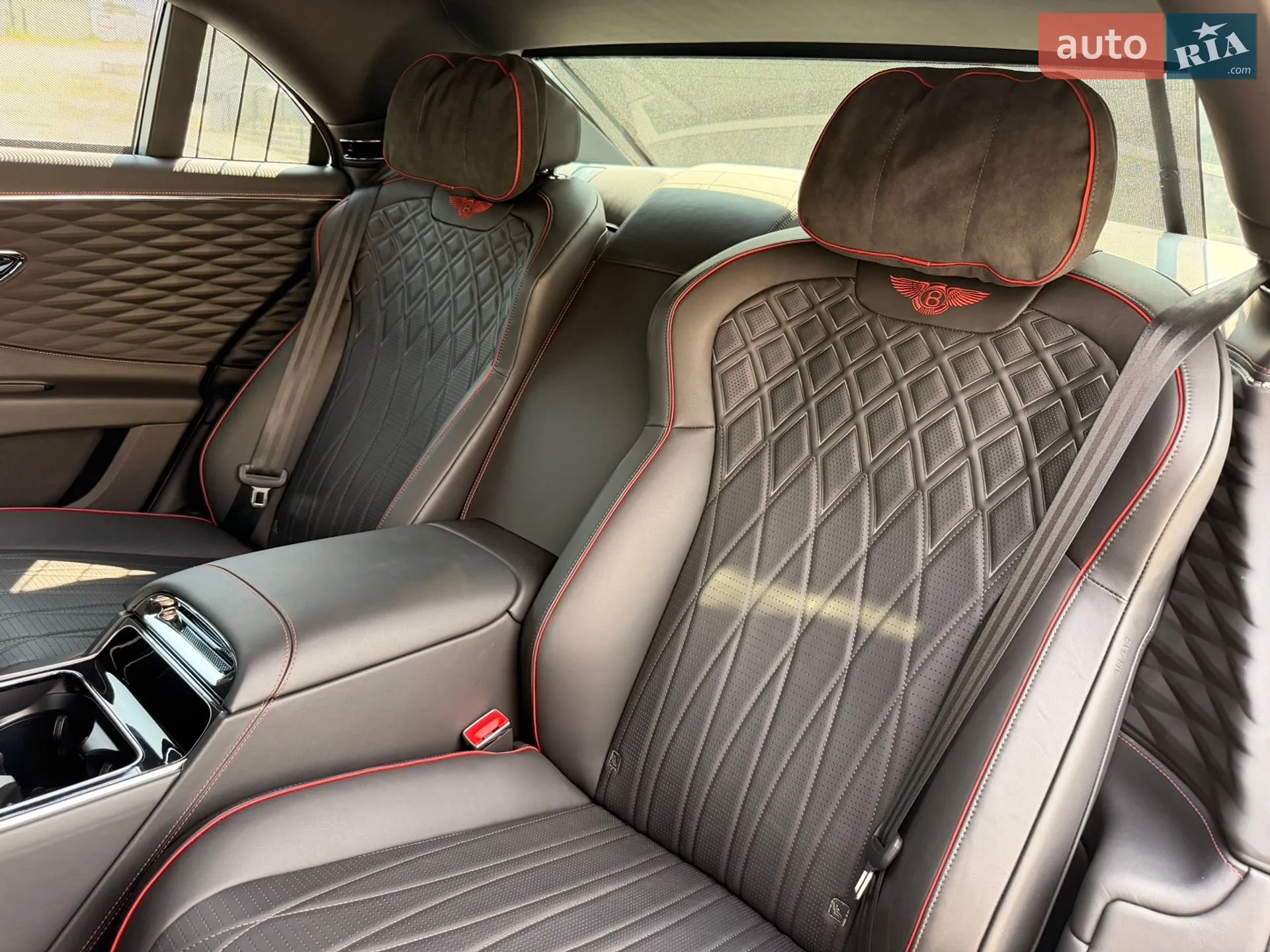 2021 Bentley Flying Spur - мініатюра 36