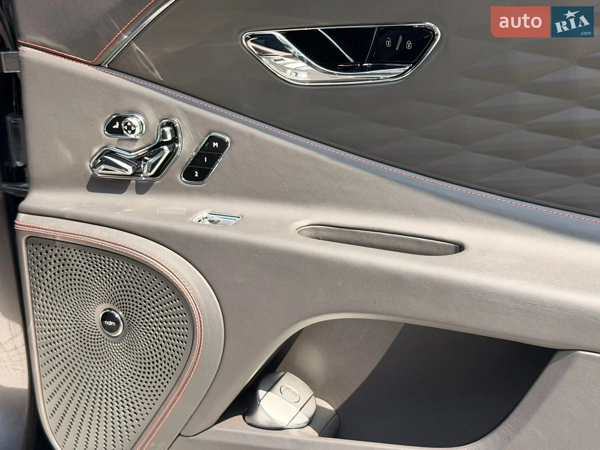 2021 Bentley Flying Spur - мініатюра 39