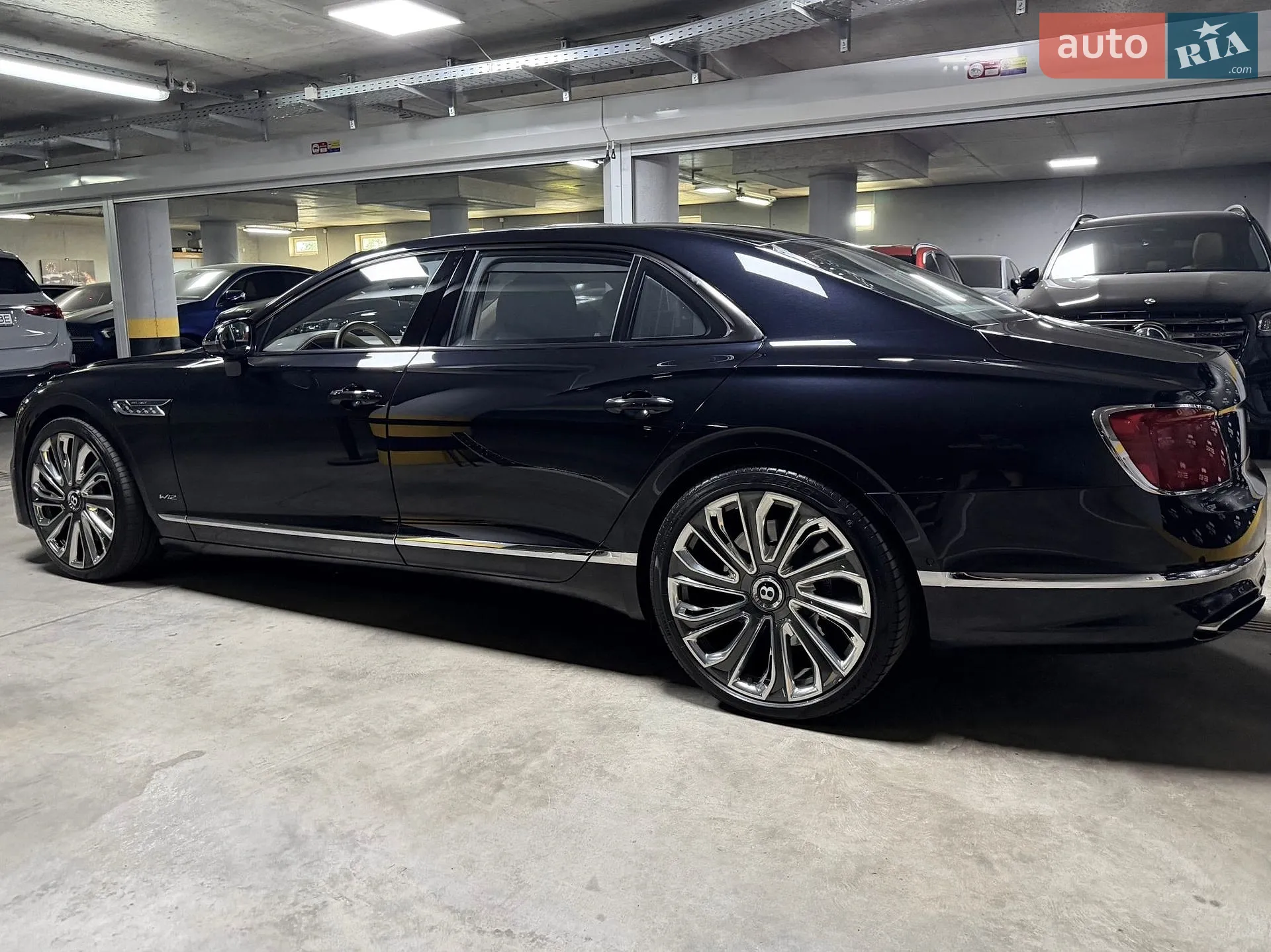 2020 Bentley Flying Spur - мініатюра 18