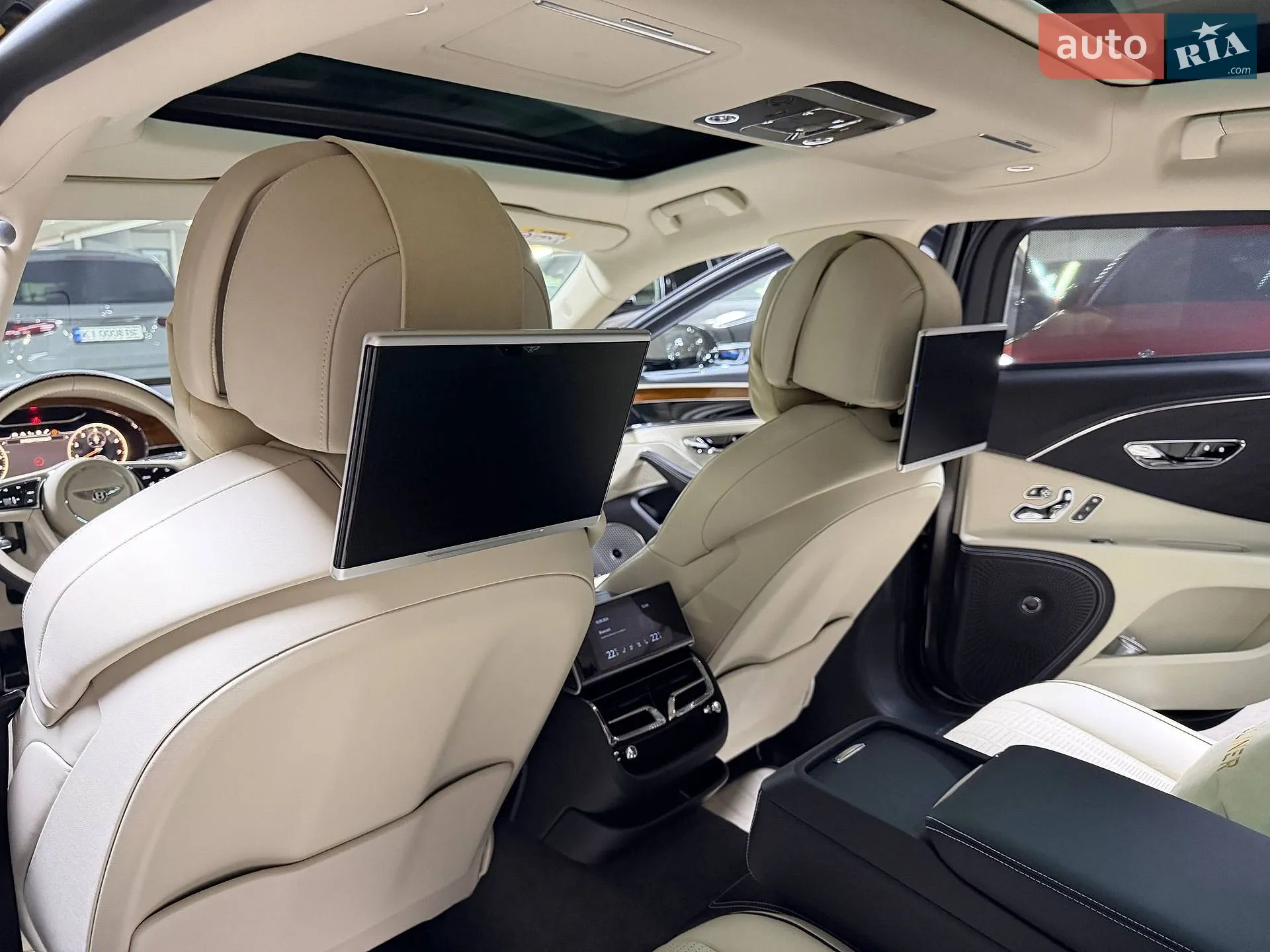2020 Bentley Flying Spur - мініатюра 60