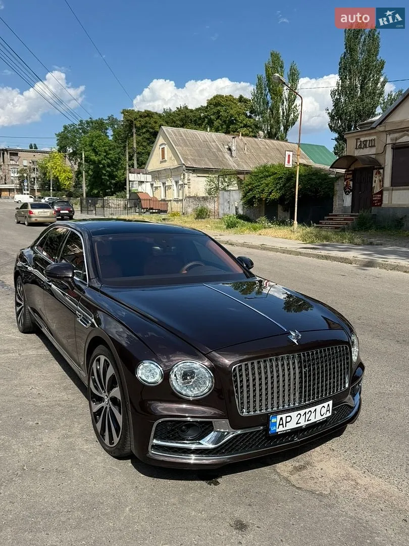 2021 Bentley Flying Spur - мініатюра 9