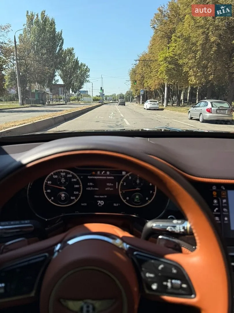 2021 Bentley Flying Spur - мініатюра 22
