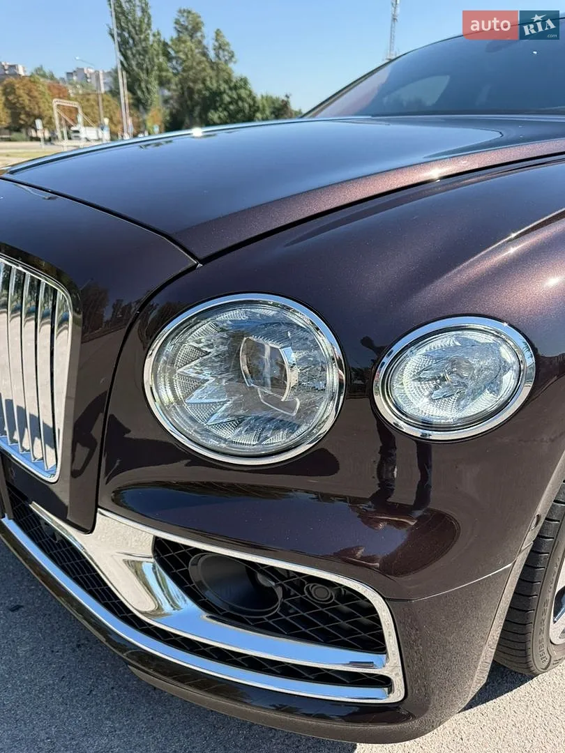 2021 Bentley Flying Spur - мініатюра 127