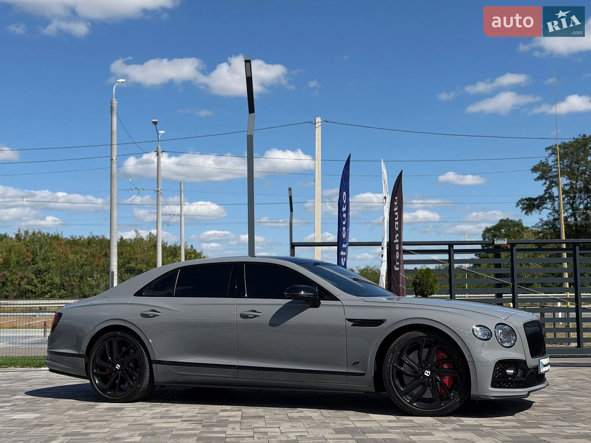 2023 Bentley Flying Spur - мініатюра 2