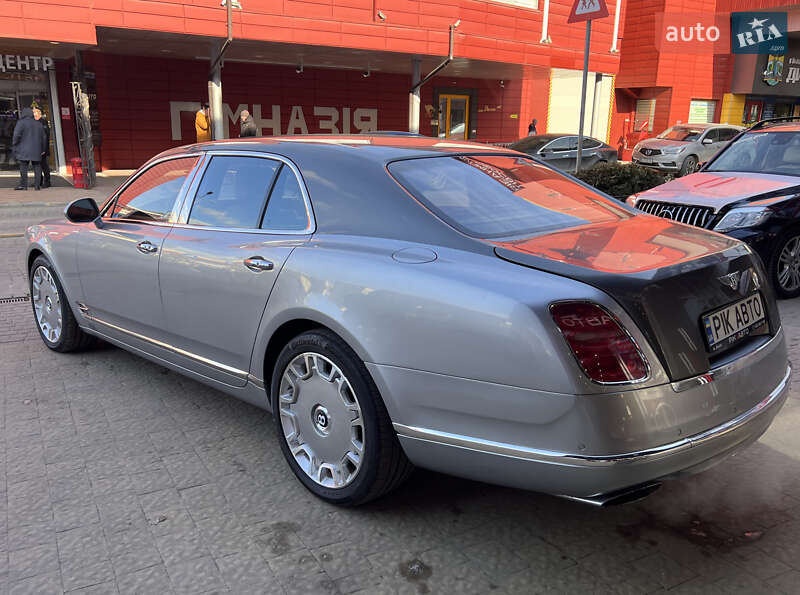 Седан Bentley Mulsanne 2010 в Львове