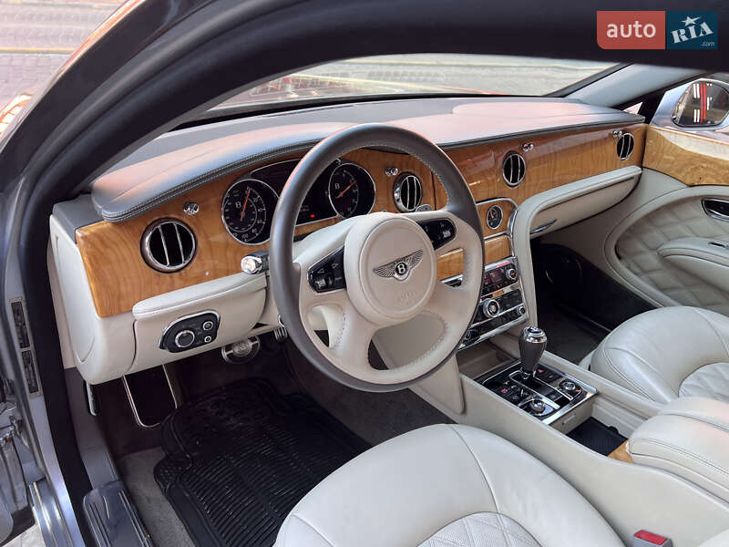 Седан Bentley Mulsanne 2010 в Львове