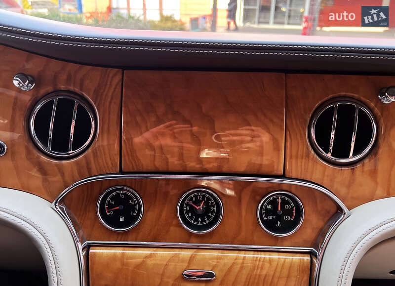 Седан Bentley Mulsanne 2010 в Львове