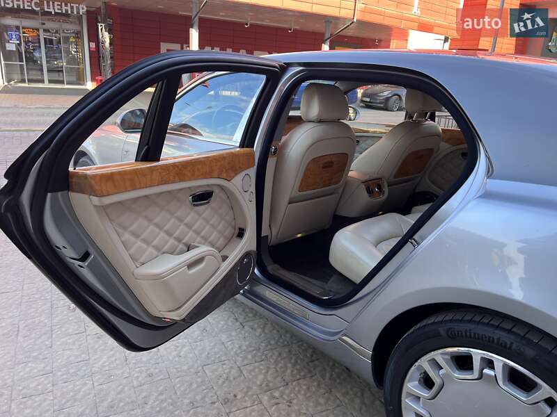 Седан Bentley Mulsanne 2010 в Львове