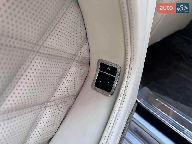 Седан Bentley Mulsanne 2010 в Львове