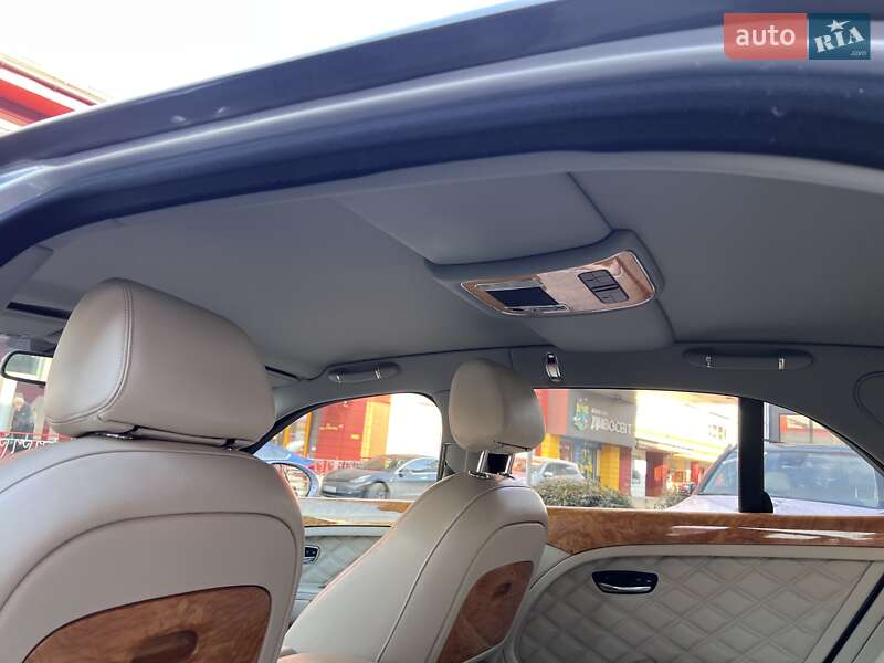 Седан Bentley Mulsanne 2010 в Львове