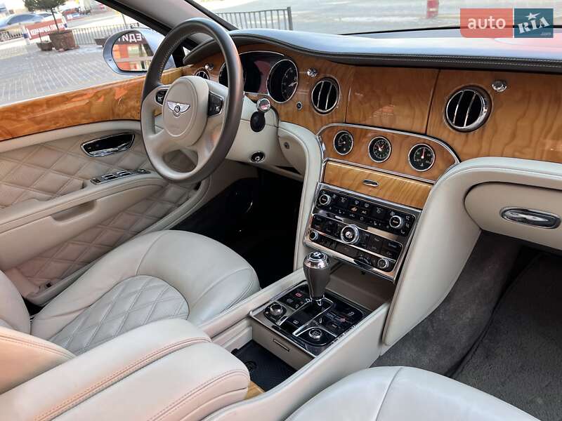 Седан Bentley Mulsanne 2010 в Львове