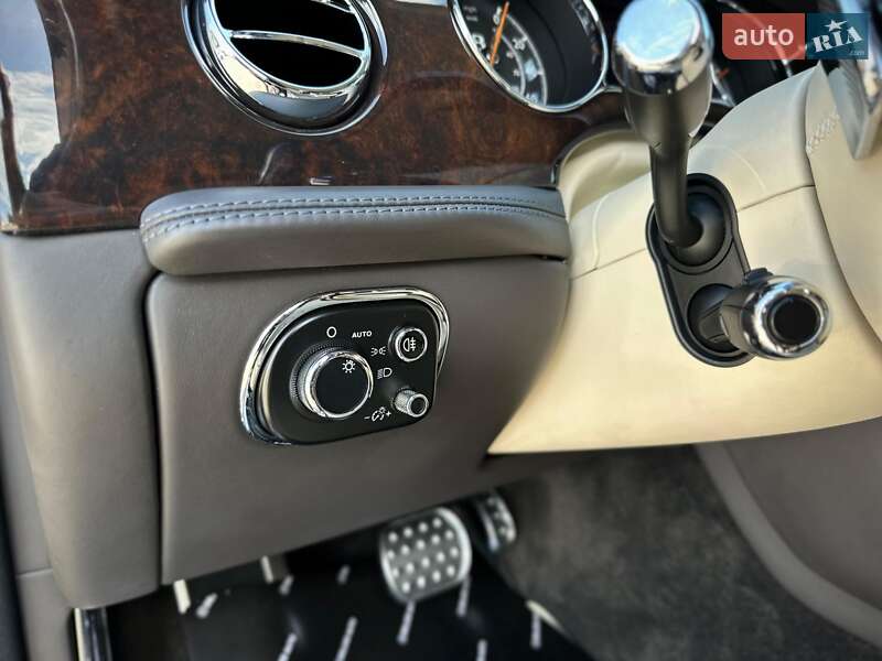 Седан Bentley Mulsanne 2015 в Киеве фото 98 Седан Bentley Mulsanne 2015 в Киеве