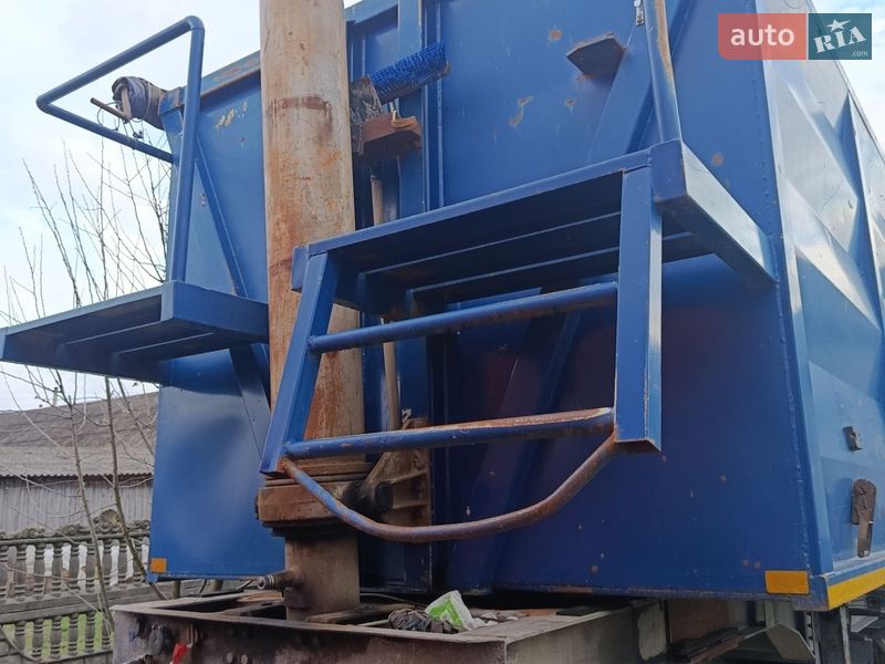 Зерновоз - полуприцеп Berger N31 2004 в Буске