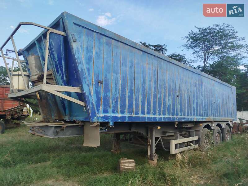 Самосвал полуприцеп Berger Standard 2004 в Тарутине