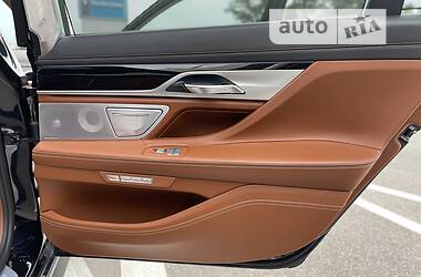 Седан BMW-Alpina B3 2018 в 