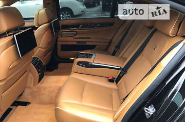 Седан BMW-Alpina B7 2012 в 