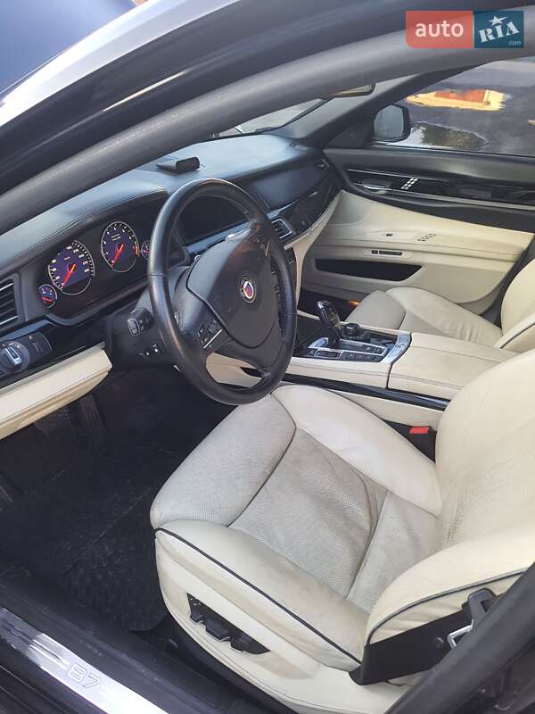 Седан BMW-Alpina B7 2010 в Староконстантинове