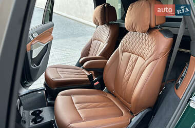 Позашляховик / Кросовер BMW-Alpina XB7 2023 в 