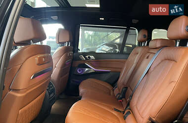 Позашляховик / Кросовер BMW-Alpina XB7 2022 в 