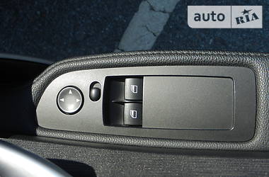Седан BMW 1 Series 2009 в 