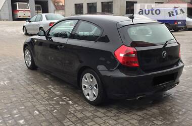 Хетчбек BMW 1 Series 2009 в 