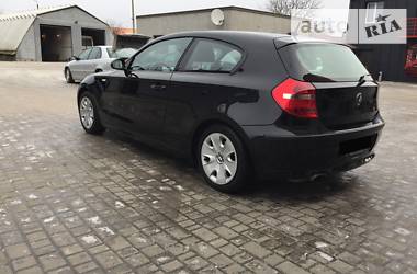 Хетчбек BMW 1 Series 2009 в 