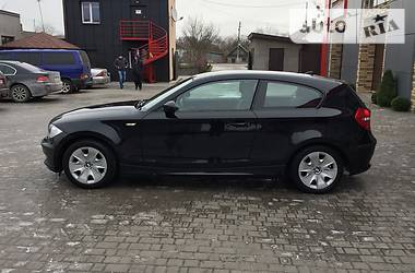 Хетчбек BMW 1 Series 2009 в 