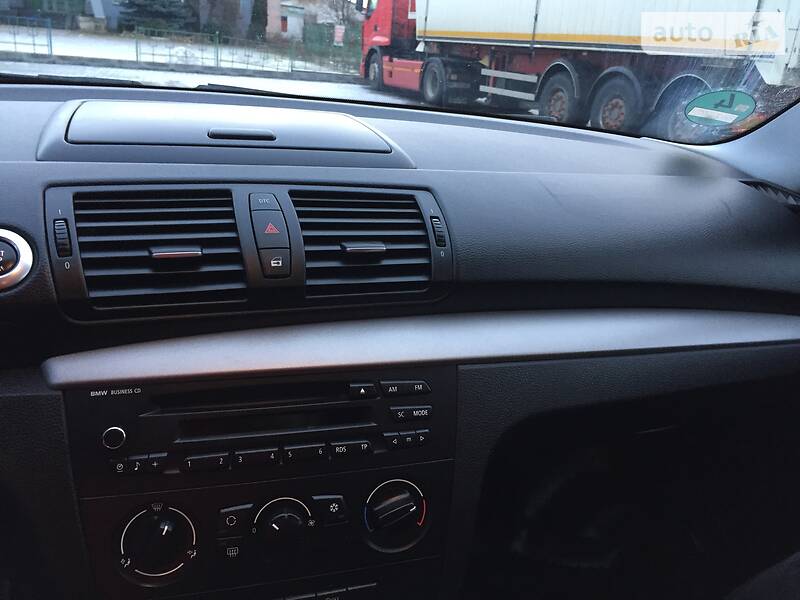 Хетчбек BMW 1 Series 2009 в Рівному